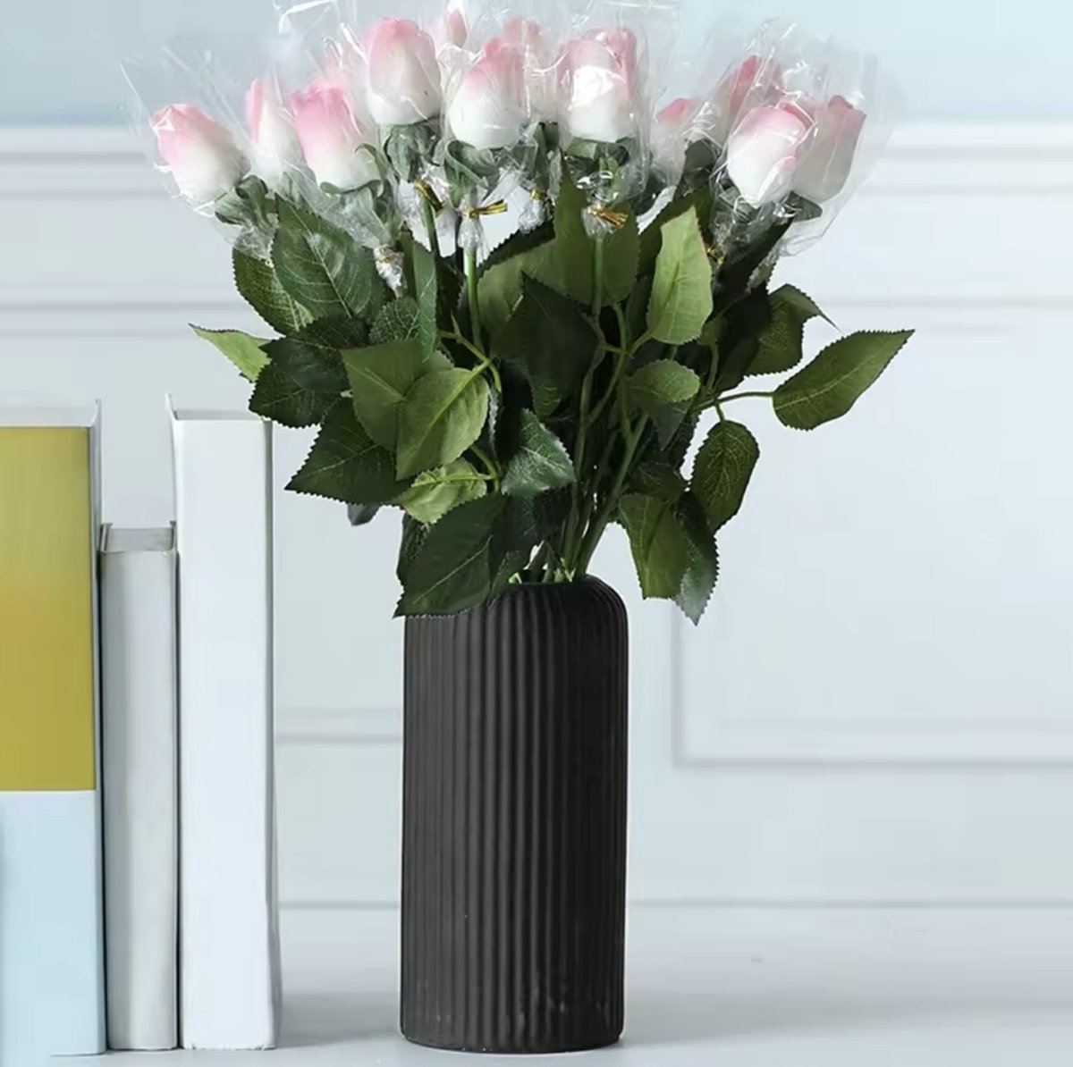 Luxurious Black Vase - Modern Vase