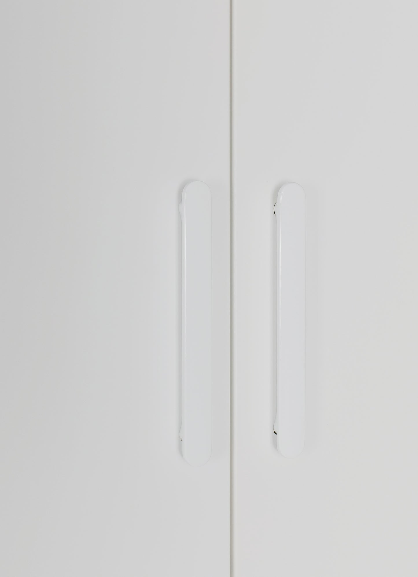 3 Door White Gloss Wardrobe – White Handles, Hanging Rail & Shelves