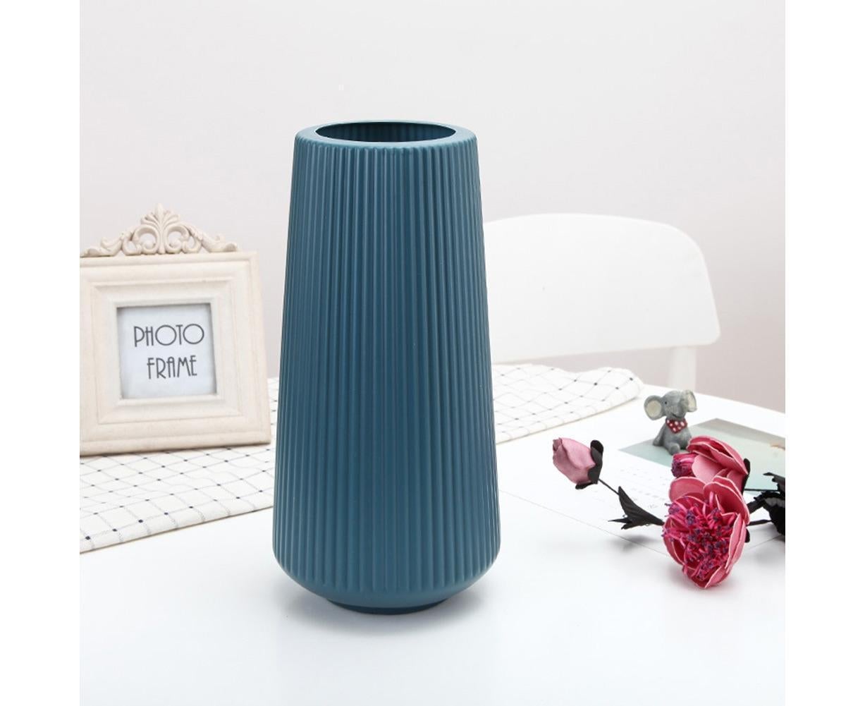 Nordic Plastic Vase – Durable Green Home Decor, 15.5x30.5cm