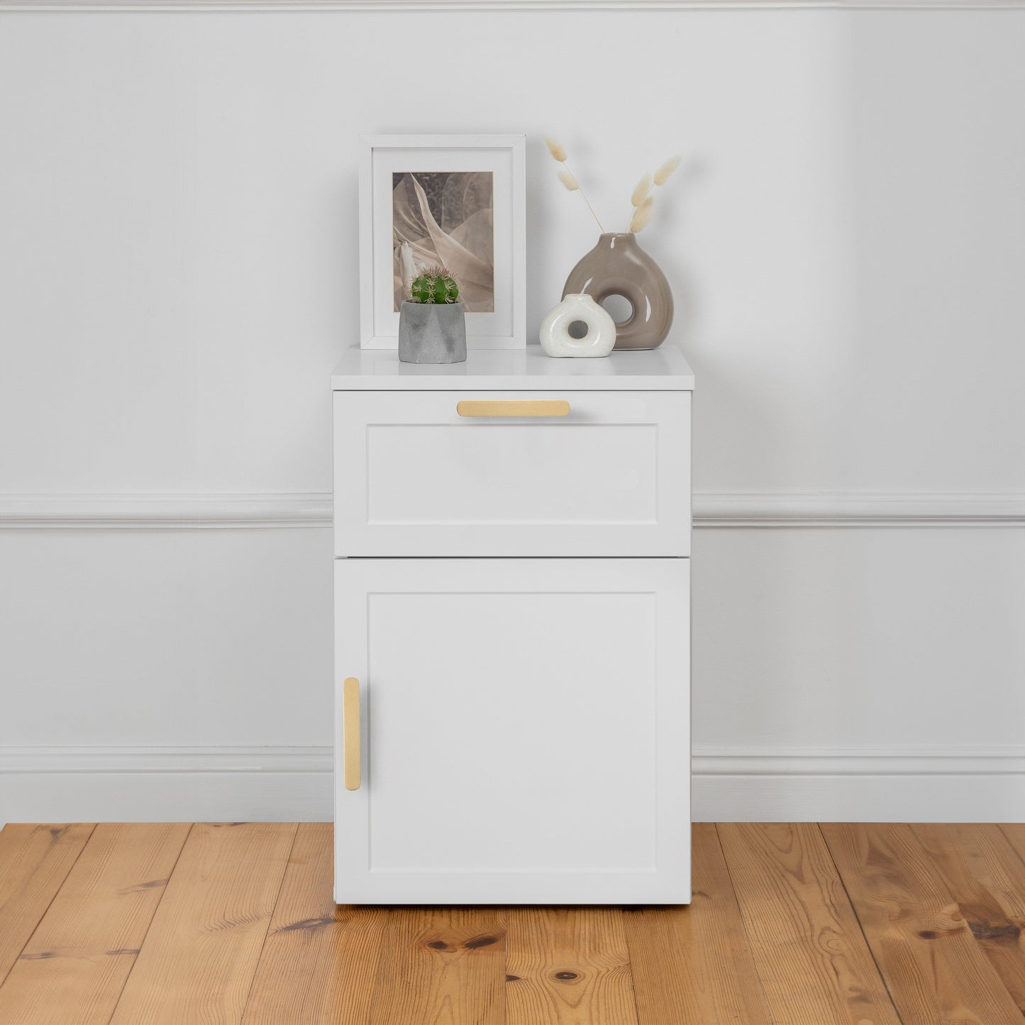 PORTO BEDSIDE TABLE - WHITE - HAMPTONS - OVAL & HALF MOON - FLUTED PULL