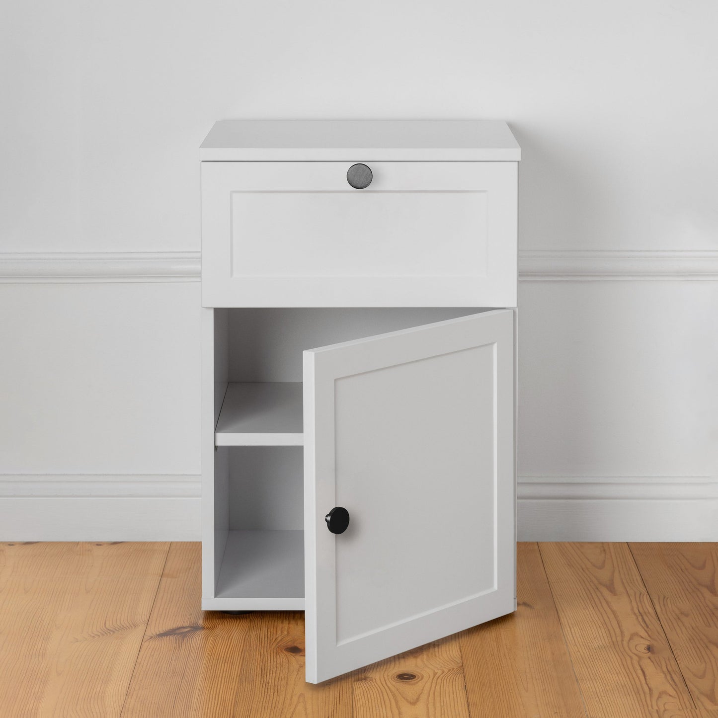 PORTO BEDSIDE TABLE - WHITE - HAMPTONS - ROUND & PULL