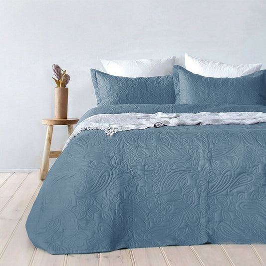 Bambury Paisley Embossed Coverlet Set Queen/King