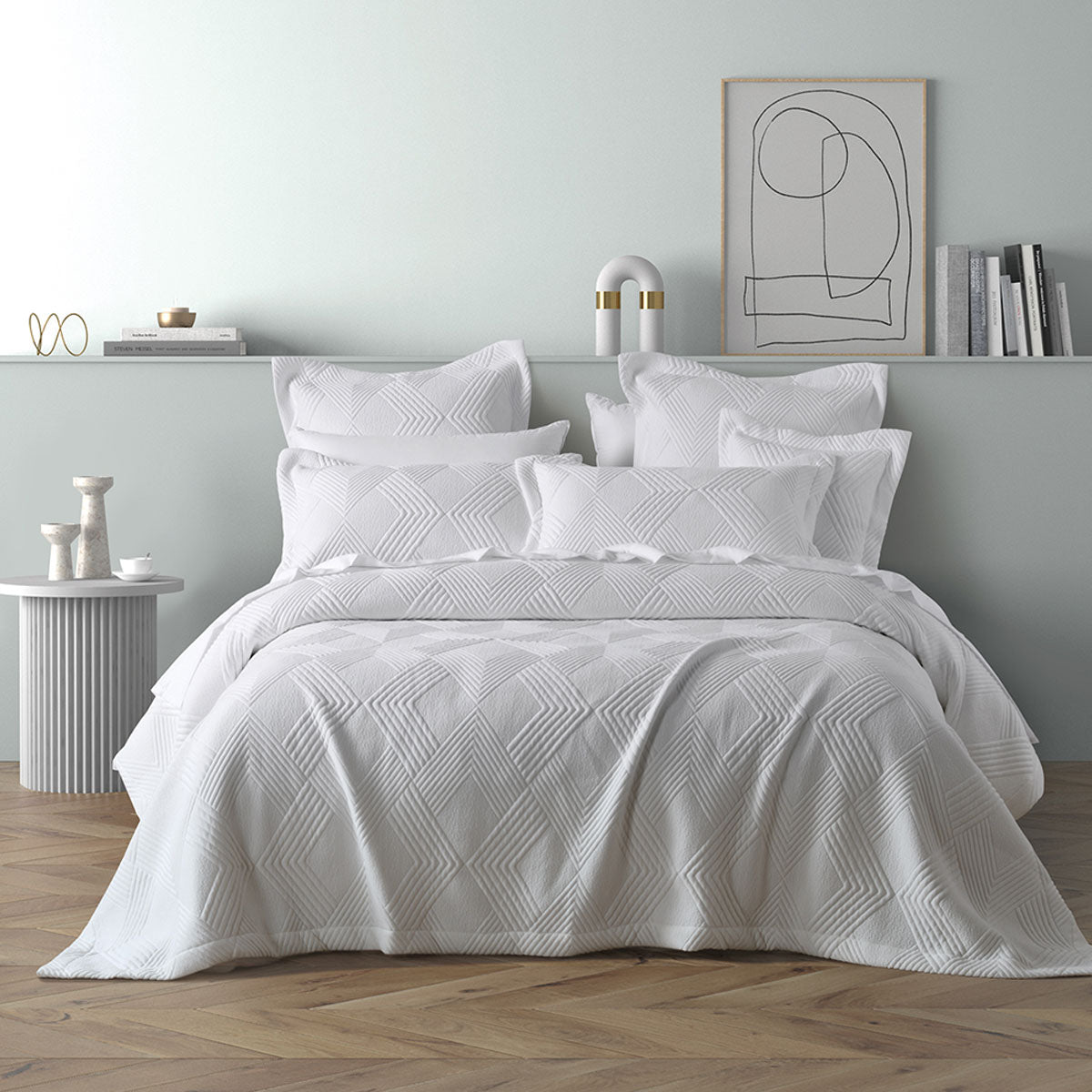 Bianca Cassiano White Polyester Jacquard Coverlet Set for Beds