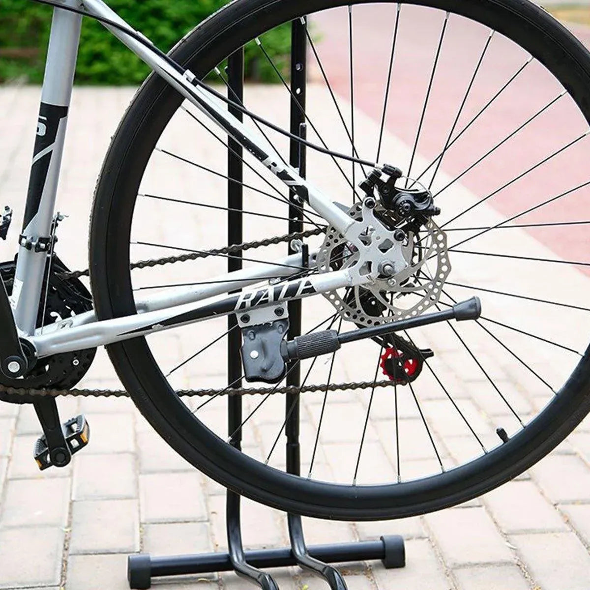 Mountain Bicycle Stand – L-Shaped Frame, High-Carbon Steel, Black