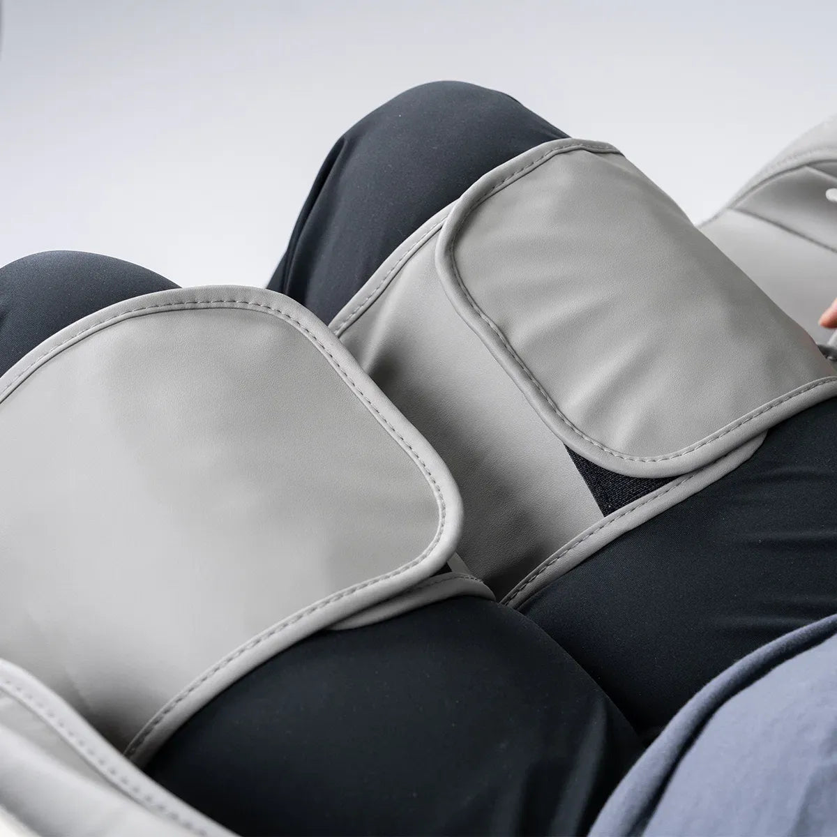 LuxCloud Air Massage Chair – Zero Gravity Heated Recliner with Bluetooth Speakers