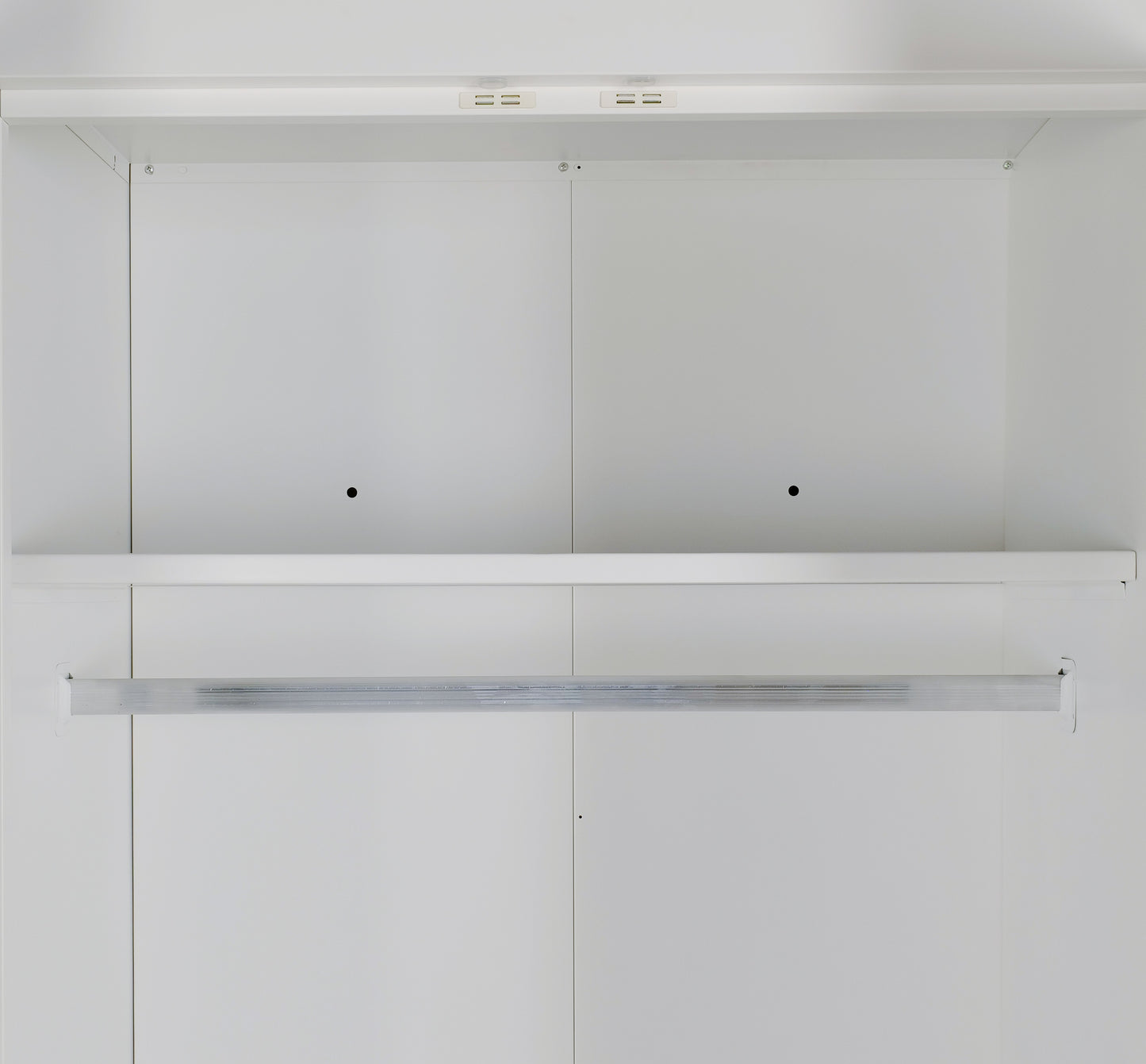 3 Door White Gloss Wardrobe – Black Handles, Hanging Rail & Shelves